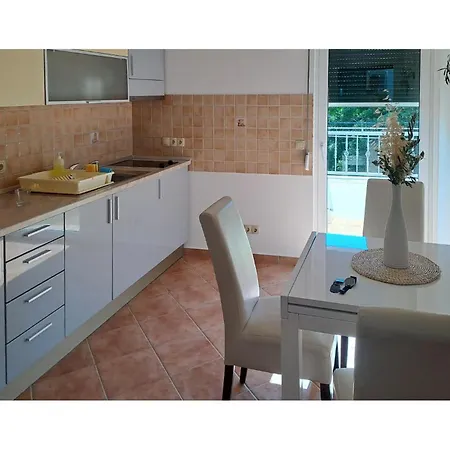 Amazing In With Wifi Makarska